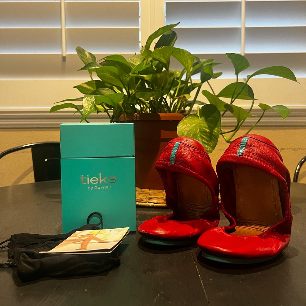 Tieks Red Size 7